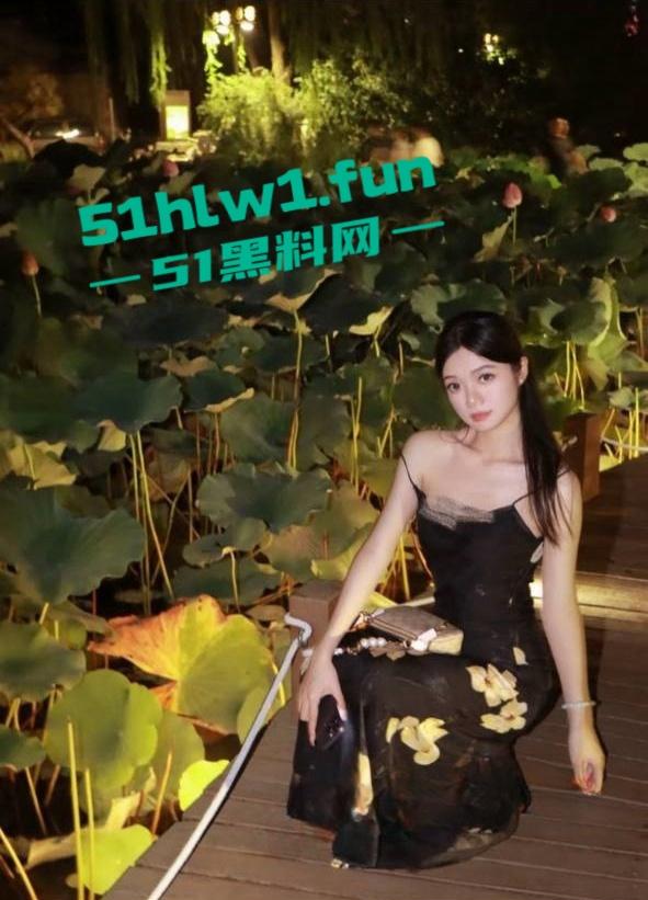 广东岭南职业技术学院,清远校区陪游陪睡母狗【陈佳怡】抖音【一直丸】又被爆约炮视频。-12