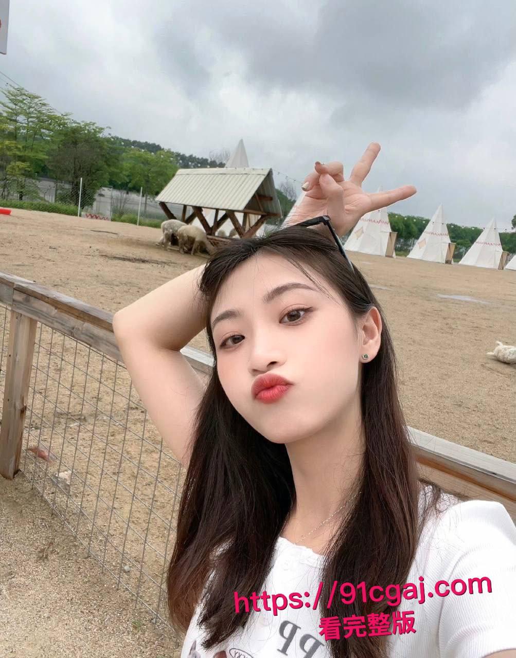 西南师范大学学妹柳湘子酒店勾搭金主,JK裙下浪叫连连私密视频被男友发现一怒全网甩出!-2