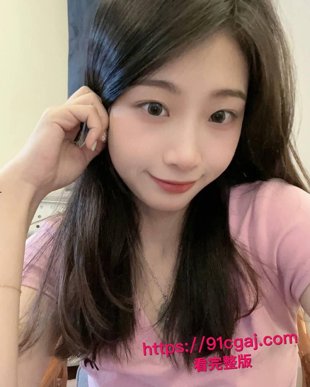 西南师范大学学妹柳湘子酒店勾搭金主,JK裙下浪叫连连私密视频被男友发现一怒全网甩出!-3