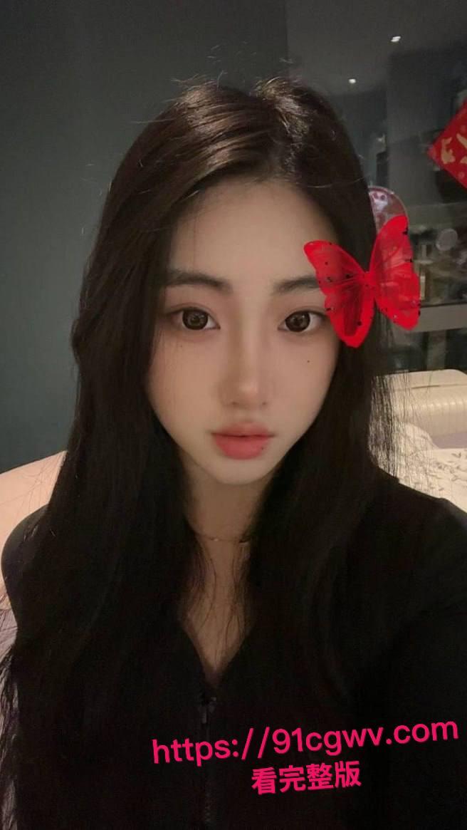 谢菲尔德音乐系高颜女神王天惨遭绿帽男友甩出私密大片!留学圈人人给钱就能上的极品骚货,跪舔鸡巴视频让哥们儿裤裆紧绷-23