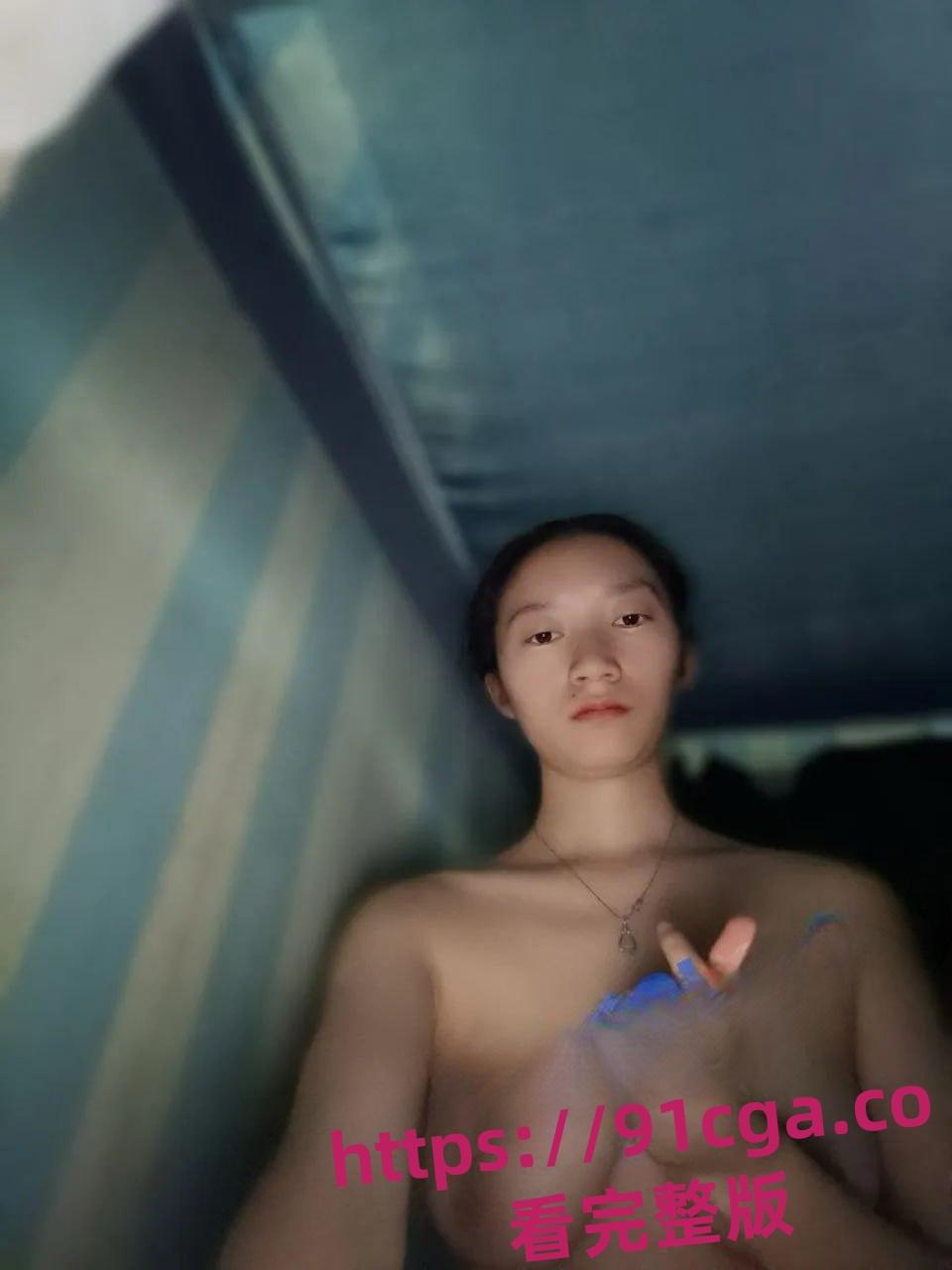 瓜友投稿武汉交通职业学院母狗向婷梅 平时比较闷骚很喜欢自毁-4