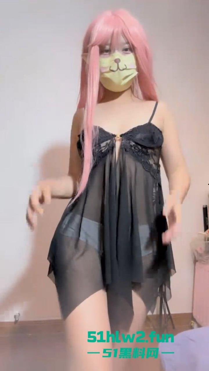 武汉18岁福利姬【少萝没人爱】私密论坛视频流出,超大章鱼足鸡巴极限逼里插首次爆肛!-7