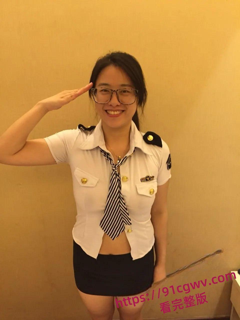 淫荡人妻眼镜母狗 陆丽 情趣制服诱惑酒店实战口交调教