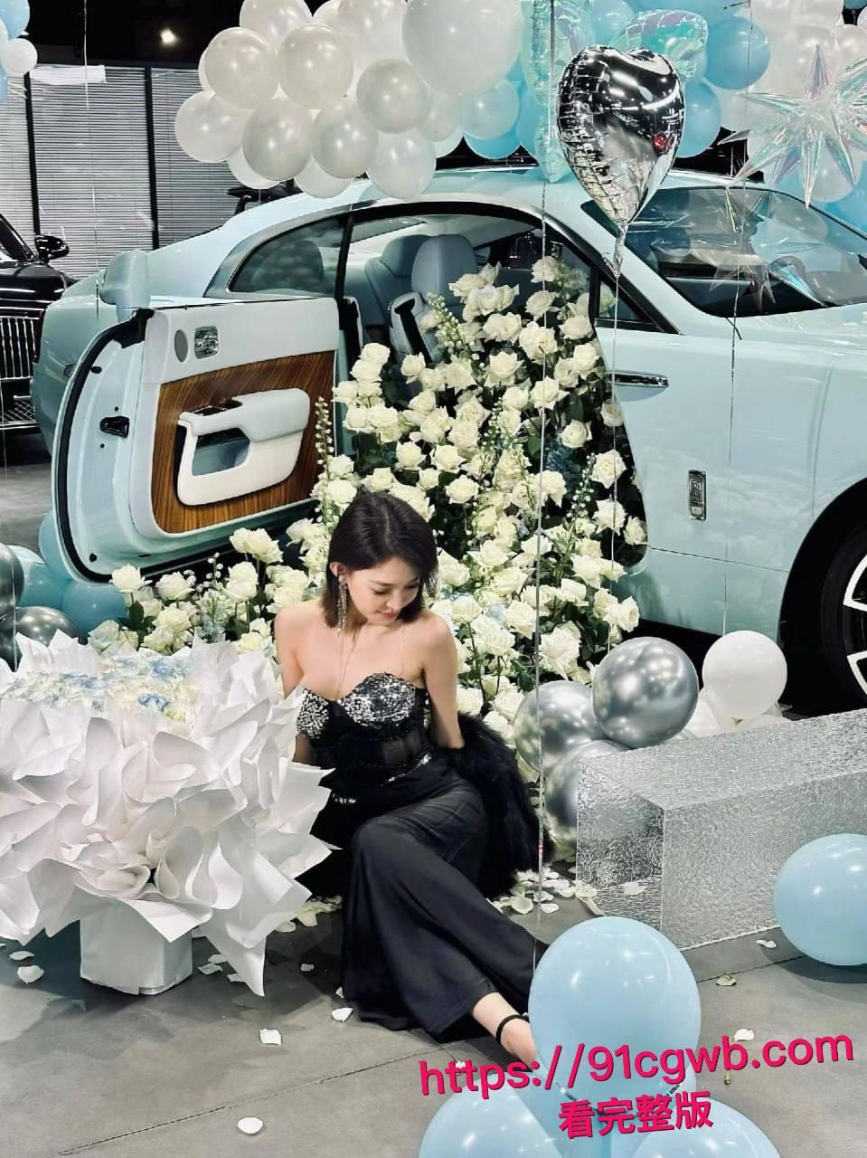 网红鼻祖郭美美冲上抖音热搜榜 出狱两年喜提700万海蓝劳斯莱斯外滩炫富与绝版9分钟卖淫口交性爱视频被曝光-1