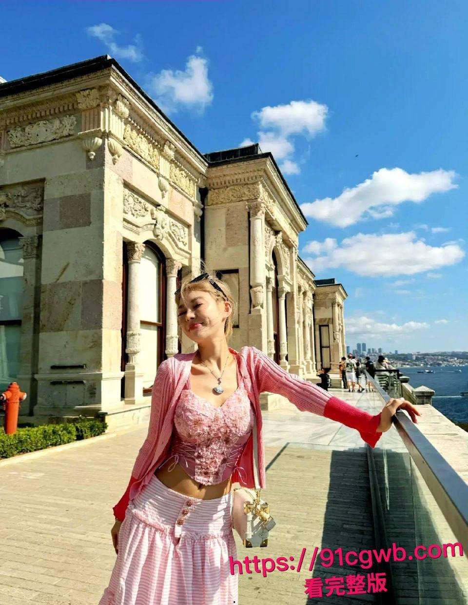 网红鼻祖郭美美冲上抖音热搜榜 出狱两年喜提700万海蓝劳斯莱斯外滩炫富与绝版9分钟卖淫口交性爱视频被曝光-10