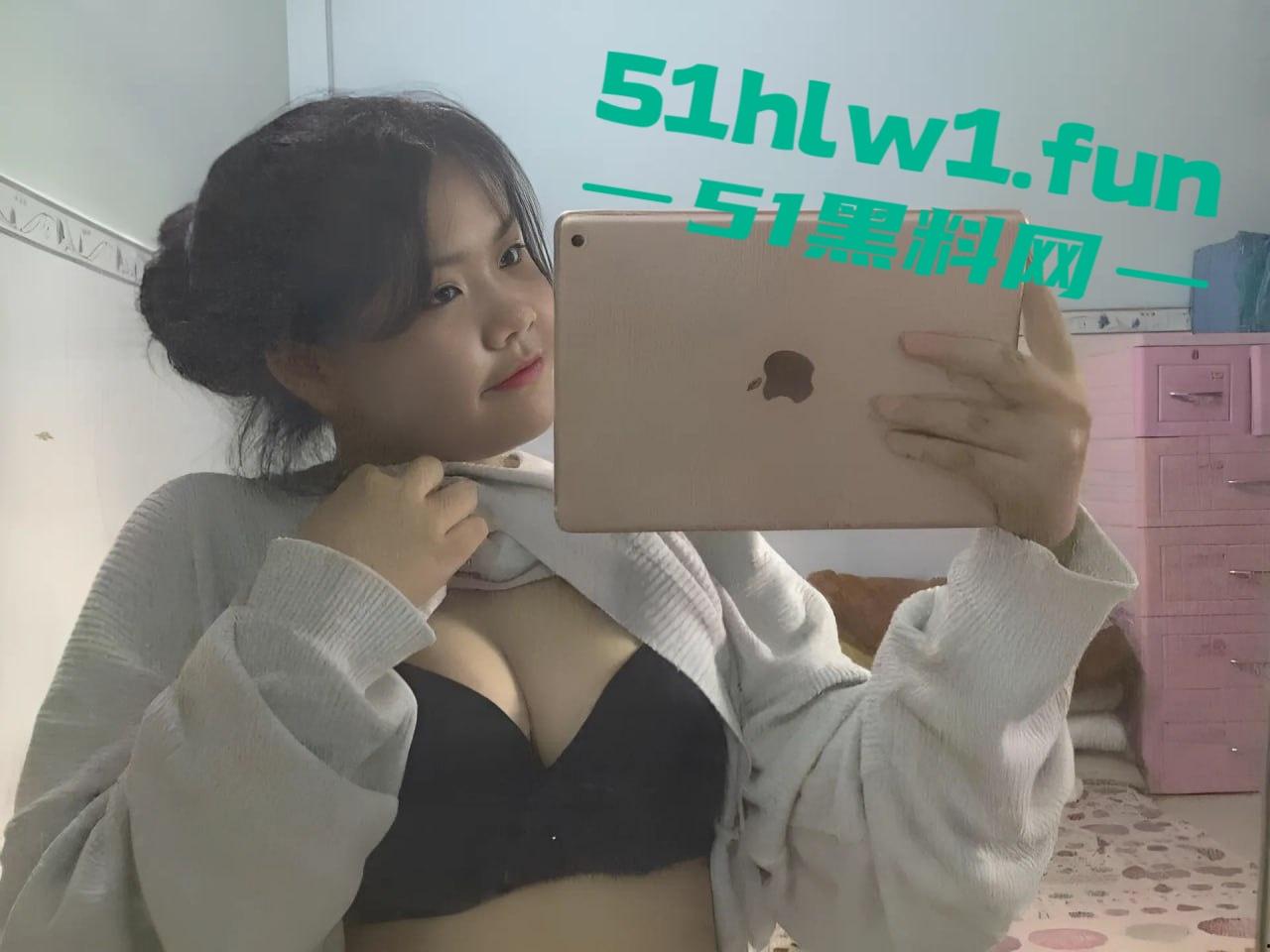 从现在开始叫我开坦克得贝塔，粉嫩一线天骚逼配超大奶子，哥们先F为敬，F键按到手软干就完事了！-5