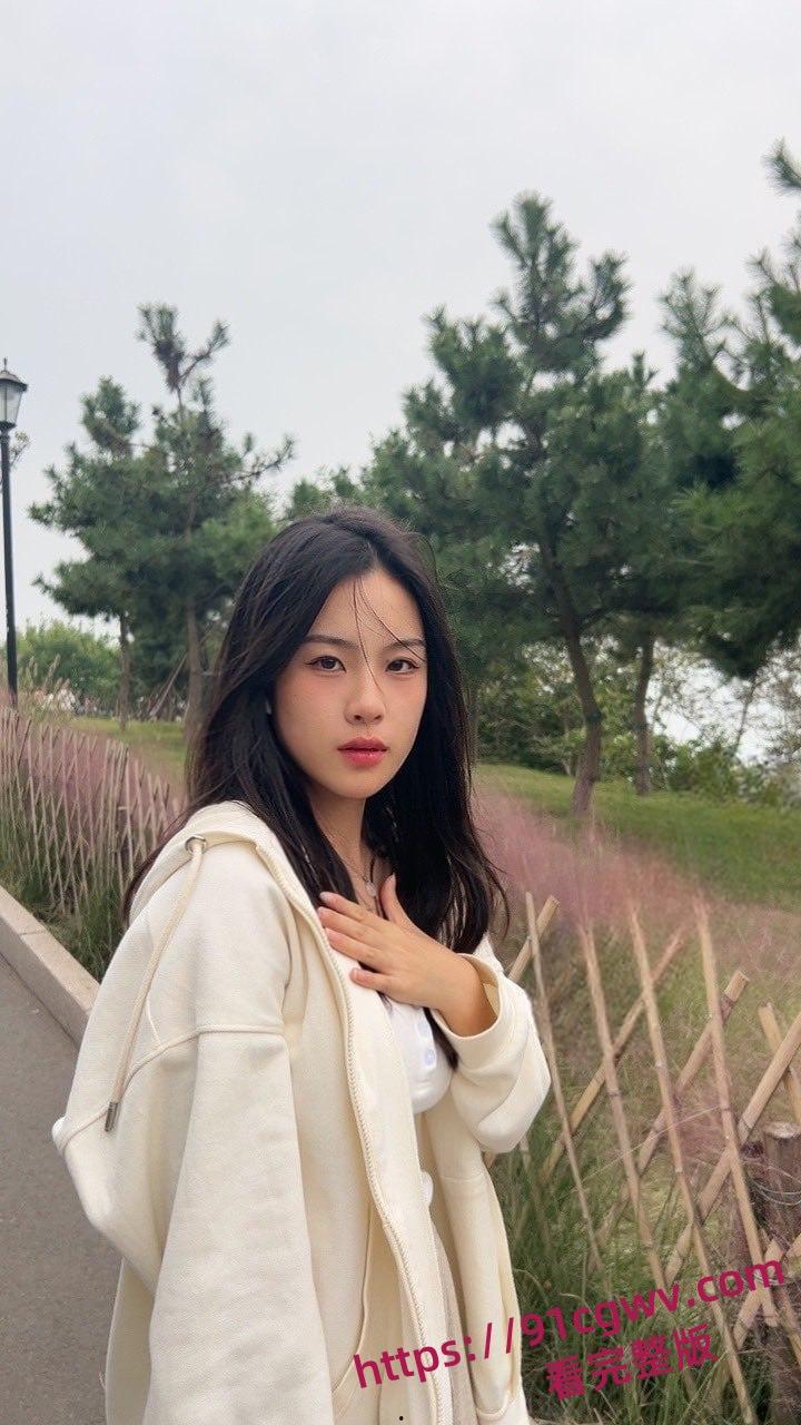 上海高颜值清纯同校小学妹王梓紫约炮视频流出 这口活也太棒了