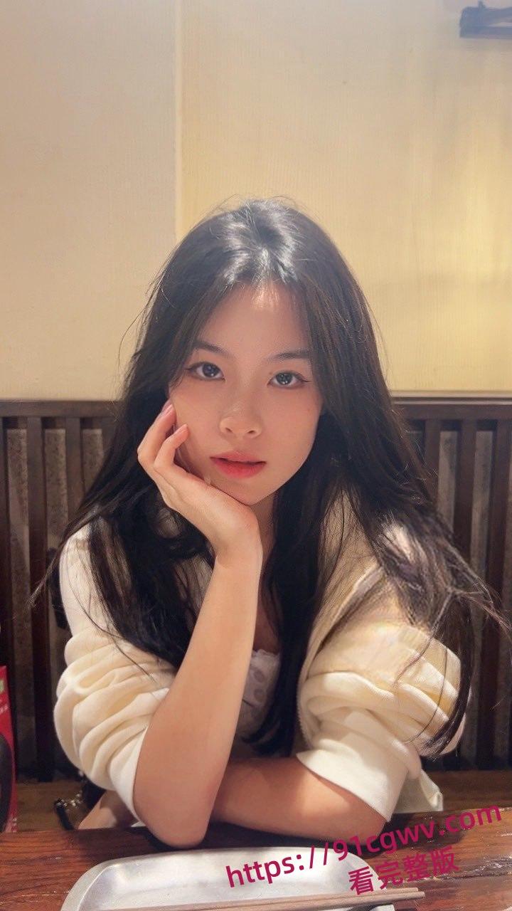 上海高颜值清纯同校小学妹王梓紫约炮视频流出 这口活也太棒了-2