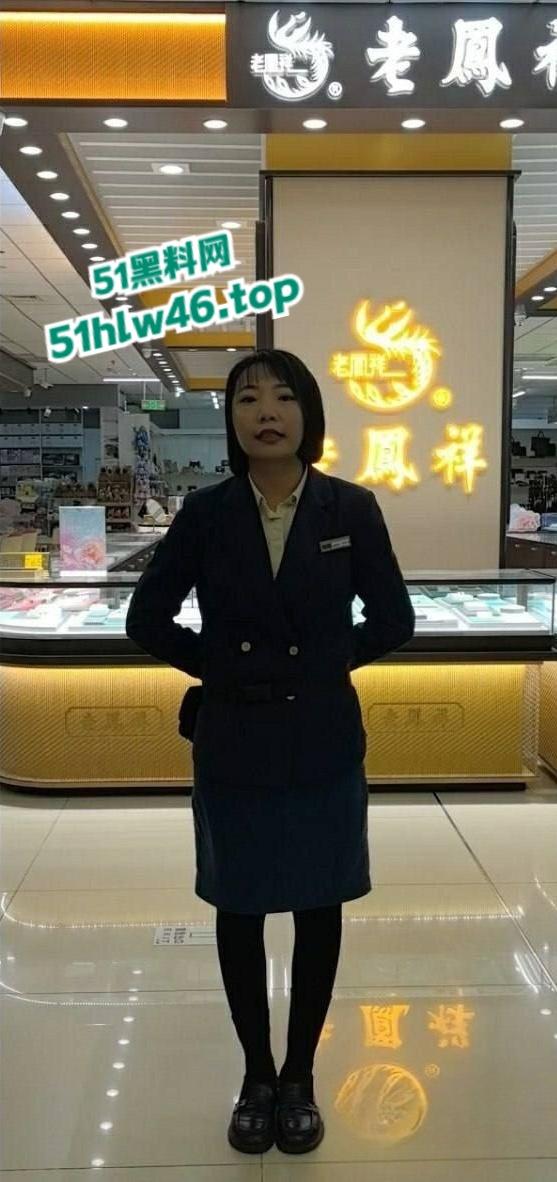 河北衡水捉奸现场,信誉楼老凤祥女店长和有钱客人发展地下恋情,原配妻子捉奸当场爆揍。-7