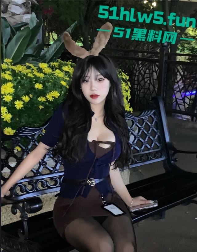 完美身材女研究生【张馨颖】白天是高冷学霸御姐,晚上秒变性感辣妹背着男友约炮体育生,激情爆操内射骚穴。-5