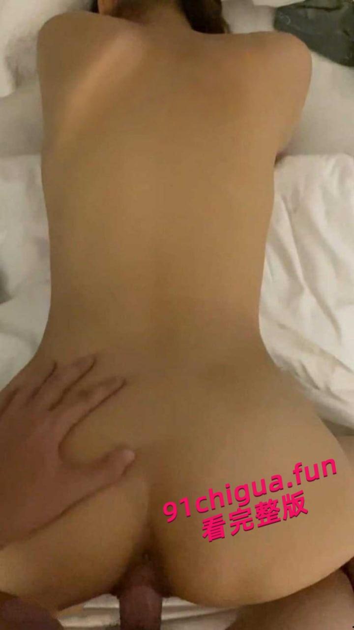 某单位领导的瓜友自爆,酒店潜规则刚入职的女大学生,白嫩皮肤姿势多样,全程主动骑乘飘飘欲仙!-7