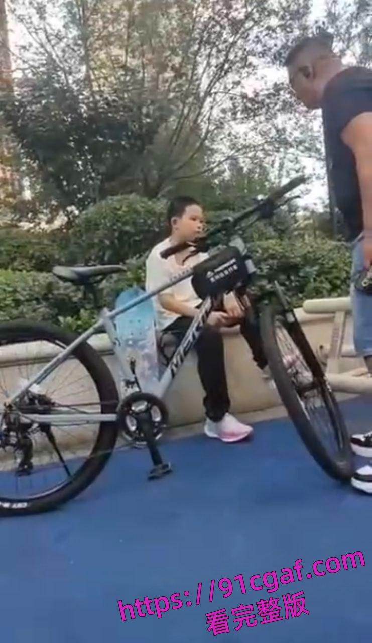 辽宁营口鲅鱼圈 3名成年人轮番殴打未成年小孩 男孩母亲曝光遭威胁-2