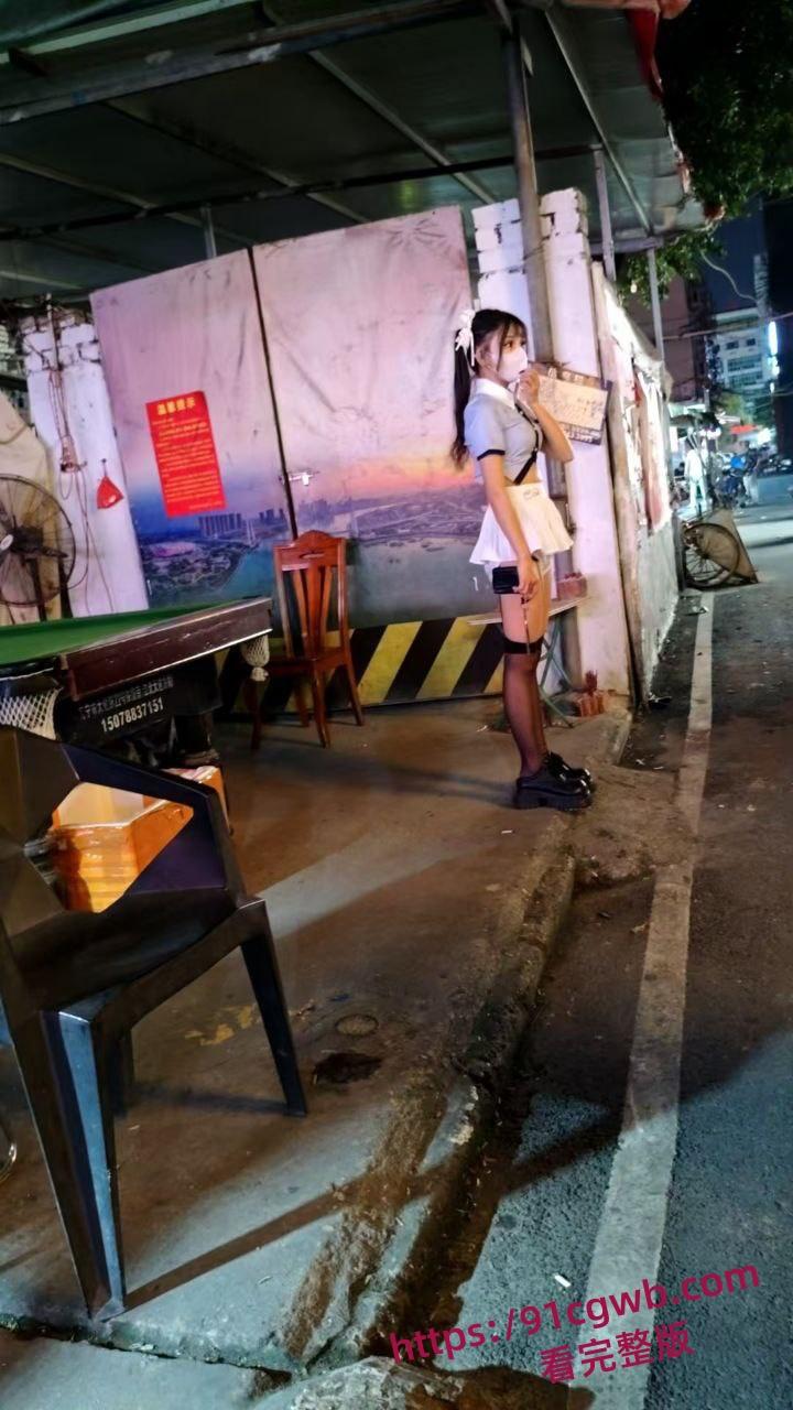 广西南宁琅西菜市站街女后续火爆全网后竟排起长龙队 小姐姐骚逼被操到冒烟-2
