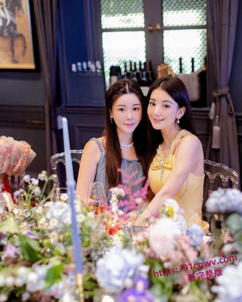 网约极品白嫩00后幼儿园老师酒店吃鸡 口活很专业 小穴超级粉嫩赚到了-6