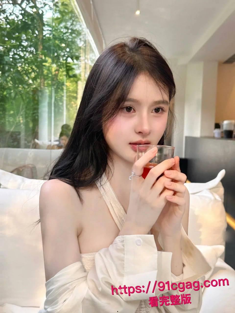 真实约炮!好不容易约到一个超有女人味的极品人妻,长得漂亮身材又好床上骚浪至极叫声听了就让人鸡巴硬!-7