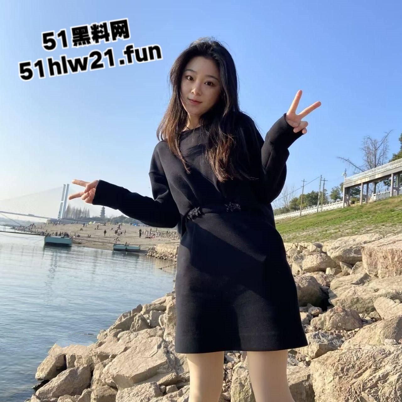 南通瓜友注意，高颜值反差婊【罗婷嘉】分手后还能开男友家门锁，随时去玩刺激性爱小视频遭曝光！-7