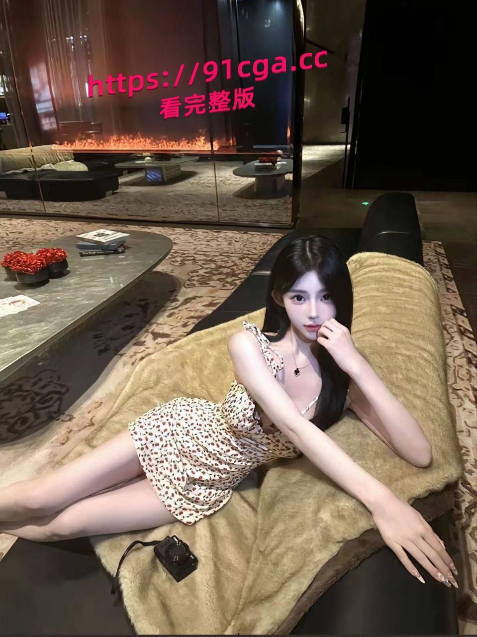 长腿高颜值女神，完美的身材比例，你可以怀疑老板人品不能不服老板的眼光简直太极品了-2