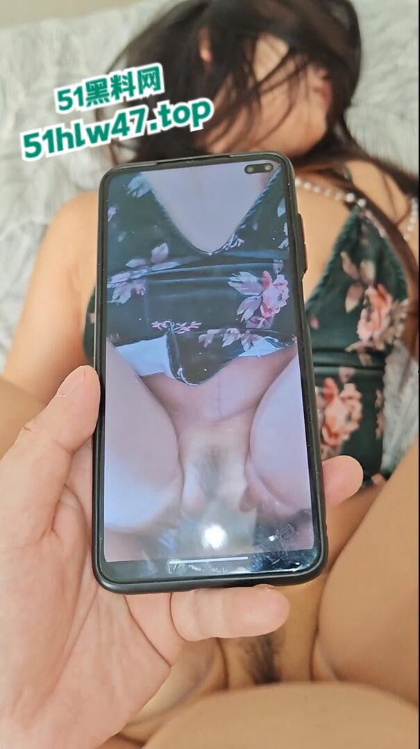 乱伦系列之母子,旗袍骚妈与亲儿乱伦肉搏巨乳肥臀开裆袜尽显淫荡,亲妈逼水狂流不止。-1