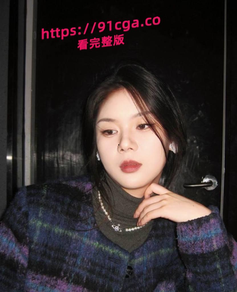 太炸裂了！ 平面模特蒯欣欣，在圈内小有名气，却因私密视频曝光掀起轩然大波！