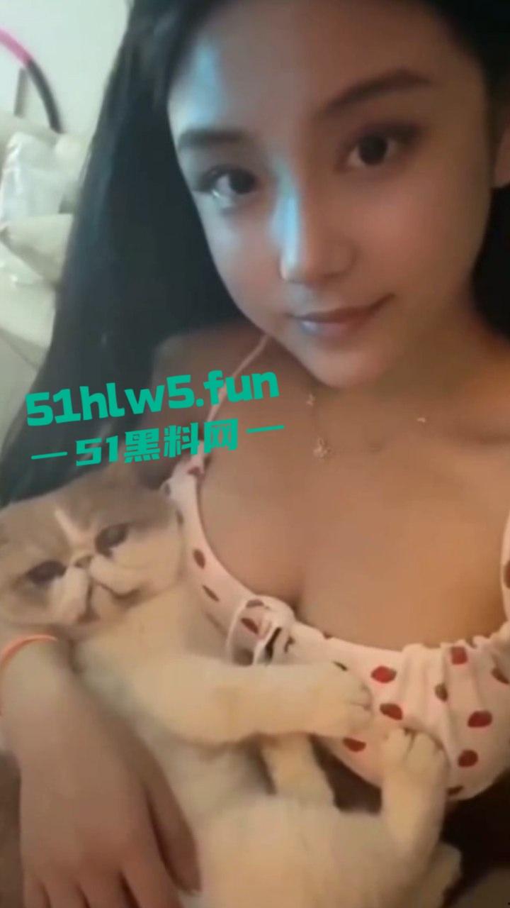 抖音巨乳女神【奶雯】顶级身材性感尤物,颜值清纯气质绝佳四肢纤细美乳硕大,给大哥诱惑私拍流出。-9