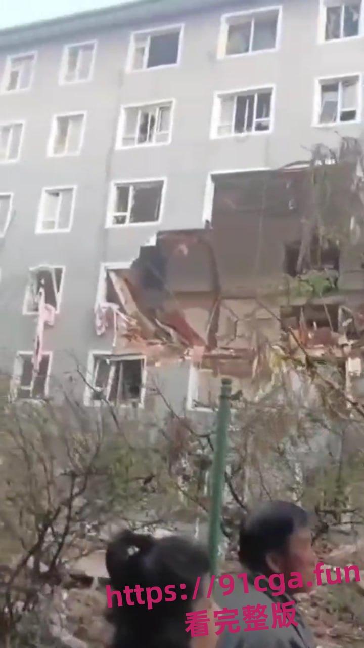 突发!吉林通化市一小区发生爆炸 1死16伤 楼体被炸出大洞!-3