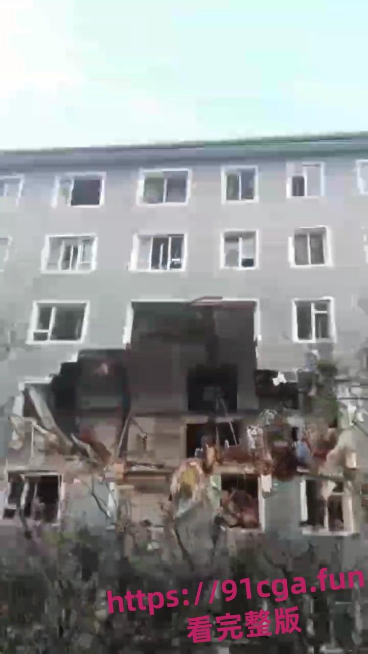 突发!吉林通化市一小区发生爆炸 1死16伤 楼体被炸出大洞!-4