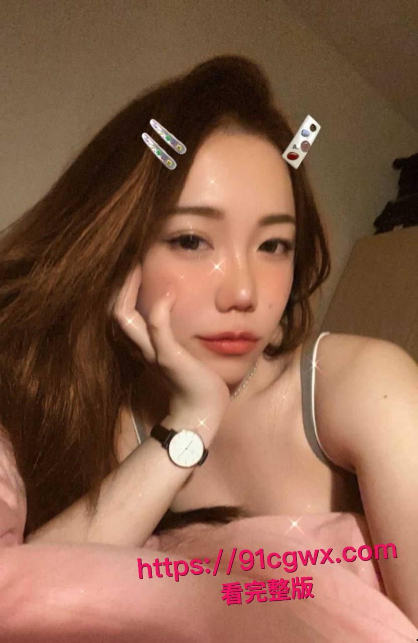 背着男友穿黑丝情趣内衣狂舔帅哥巨屌,主动骑乘摇奶浪叫,骚浪本性藏不住了!-5