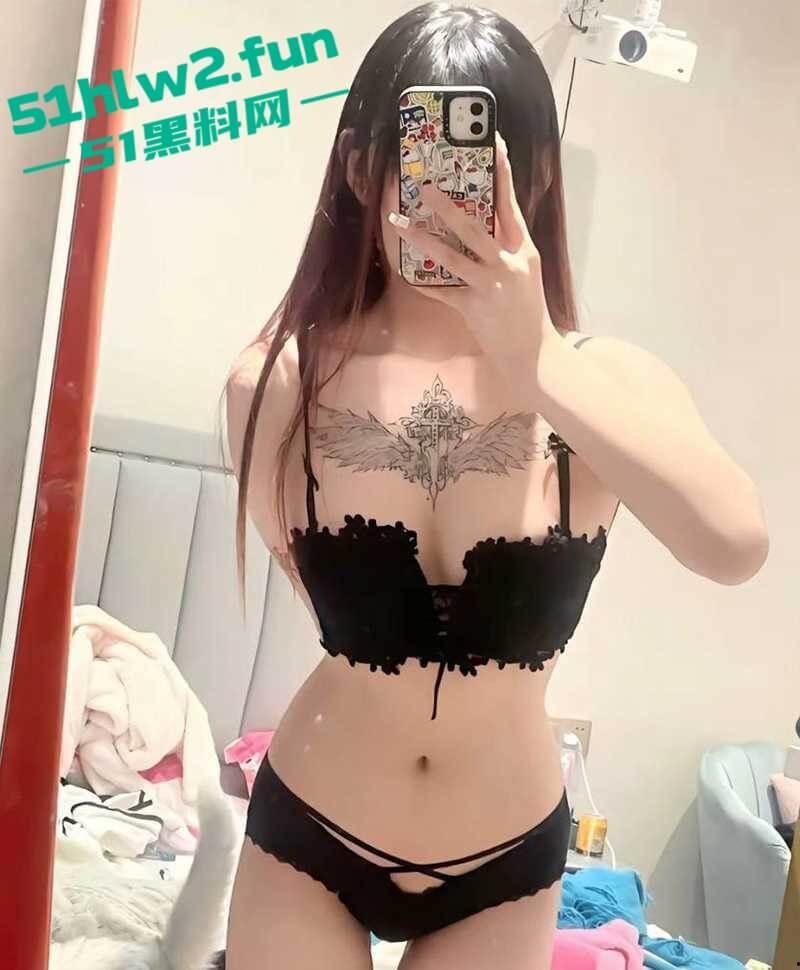 榜一大哥的专属尤物,抖音爆乳萝莉网红【小姜姜】自慰视频流出,白虎粉鲍奶子纹身,情人节给兄弟们送福利!-11