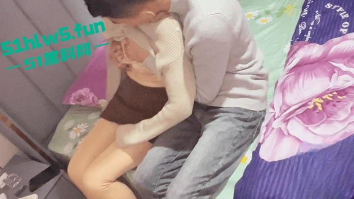 家有娇妻【7】看着老婆在我们婚房床上被前男友操,居然还让我给他们舔交合处。-3