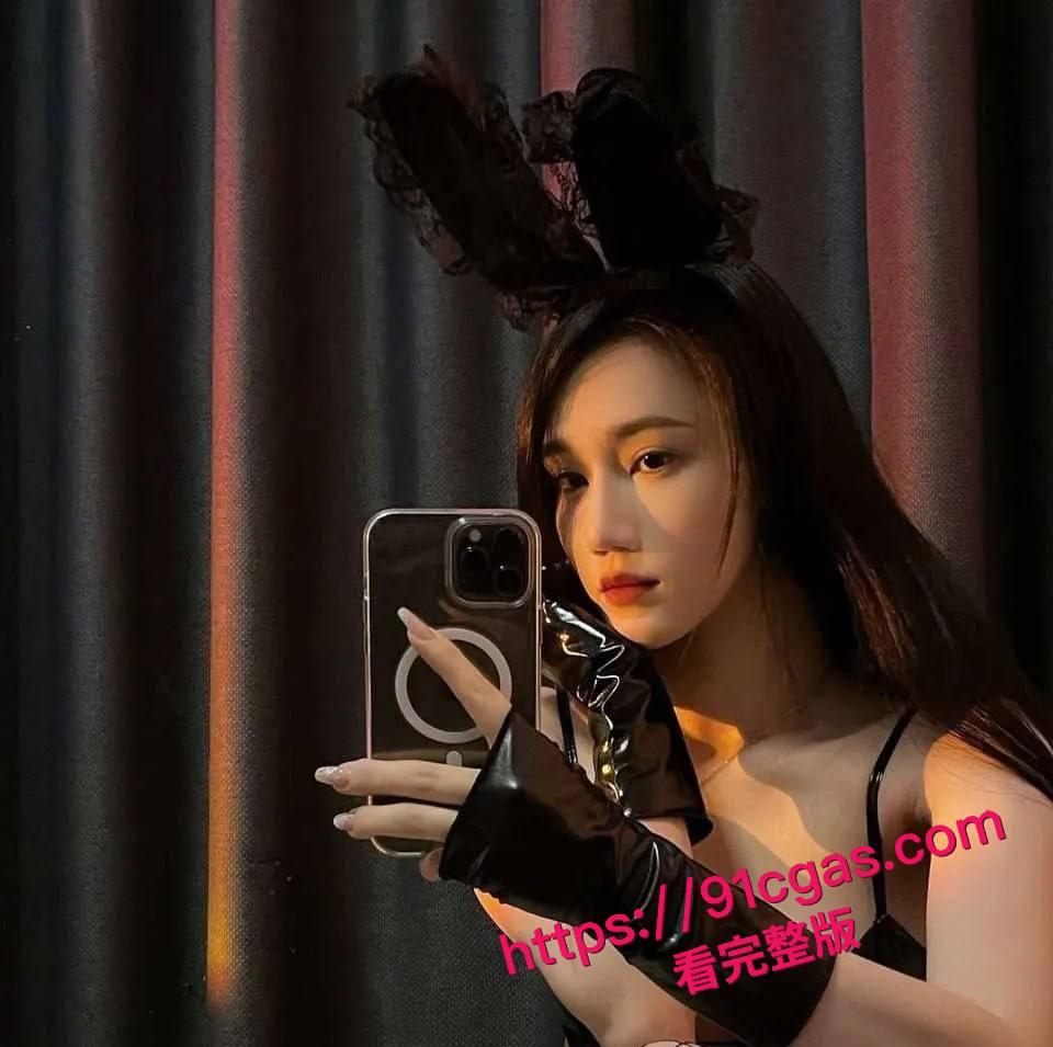 抖音42w粉网红 米NANA 丝足女神难抵重金诱惑私发福利