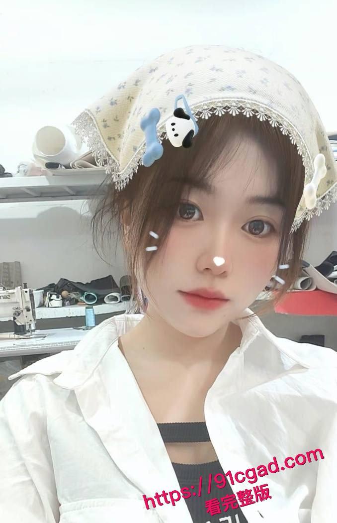 湖南花垣县刚毕业大学生母狗杨静与男友自拍视频不慎流出，被男友无套内射。