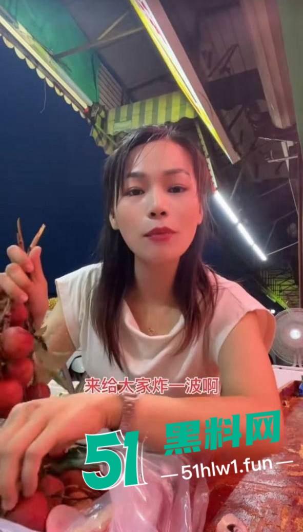 潮州新溪【淑武水果店】事件完整版，94年人妻出轨隔壁猪肉铺04年小伙，偷情野战被当场捉奸，竟开车顶撞亲夫。-4