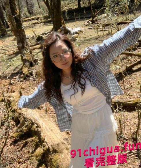 滇西应用技术大学05年清纯女大何一婷 小仙女约炮视频曝光 自述想玩多人运动-7