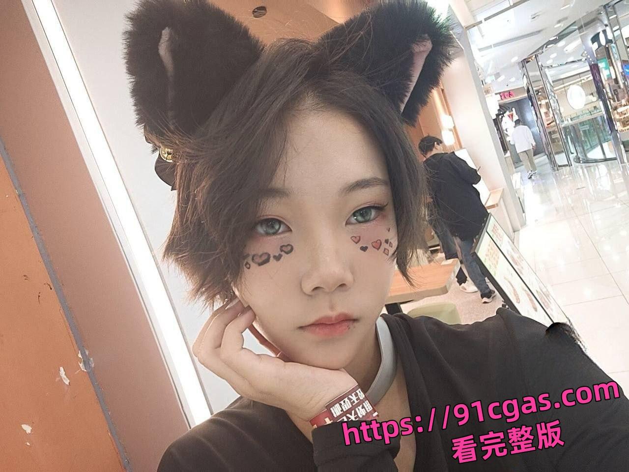 长沙第十一中学高二 黄佳琪 用身体当抵押借贷后无力偿还 被逼拍黄视频抵债!-1