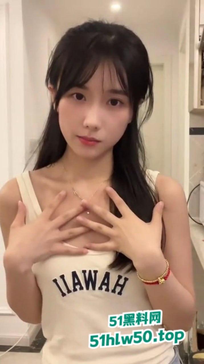 20万粉美女主播【小刘同学zzz】与探花李神约战,从沙发到床上强悍女上位!-4