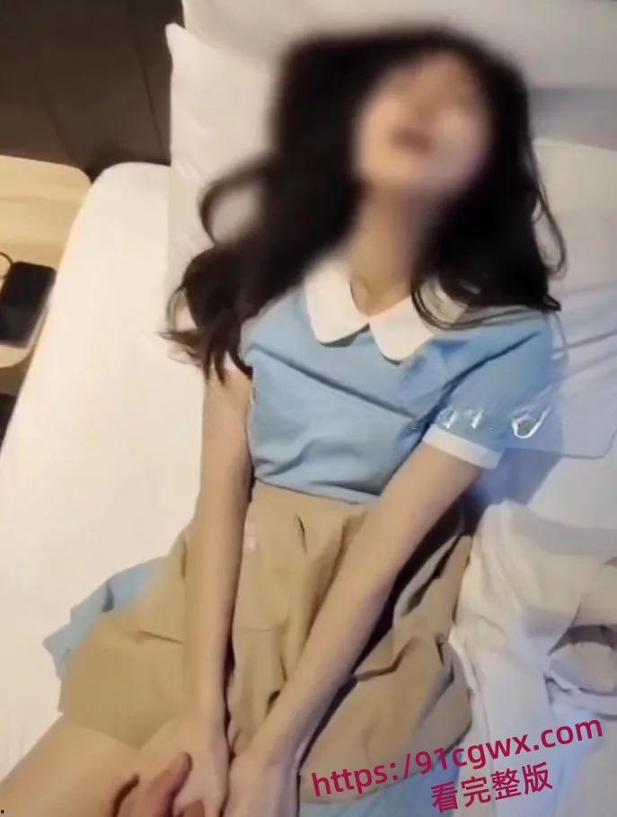 抖音爆火探花大神big烟枪约炮好利来蛋糕店反差小母狗腾嶤性爱视频流出