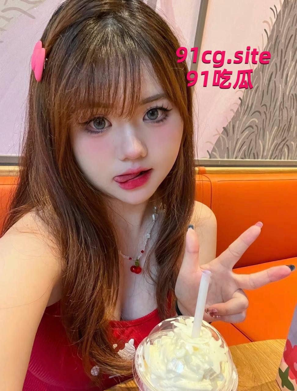 杭州微胖嫩妹李淑研清纯反差，性欲强每周操逼，只见画面中，她就一脸魅惑的躺在床上