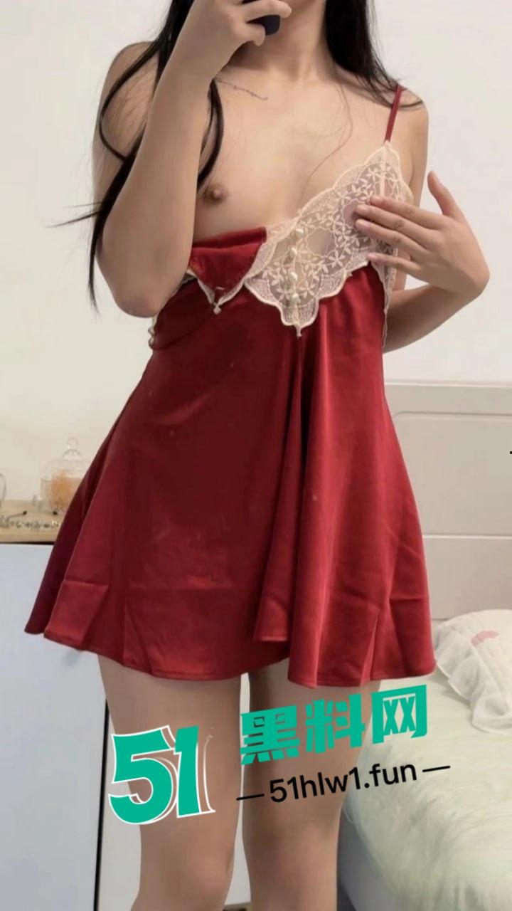 b站极品御姐【瑶瑶超耐丝吖】对镜自拍发骚实况，听从金主定制带套扣逼高潮持续喷水超带感。-4