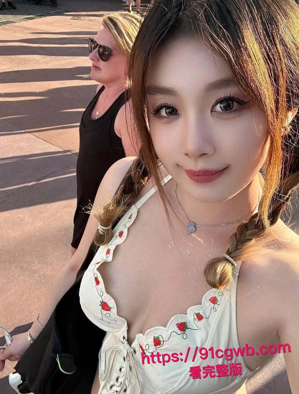 妹妹穿上旗袍勾引哥哥,最终被哥哥在椅上后入狂潮内射满骚穴!-9