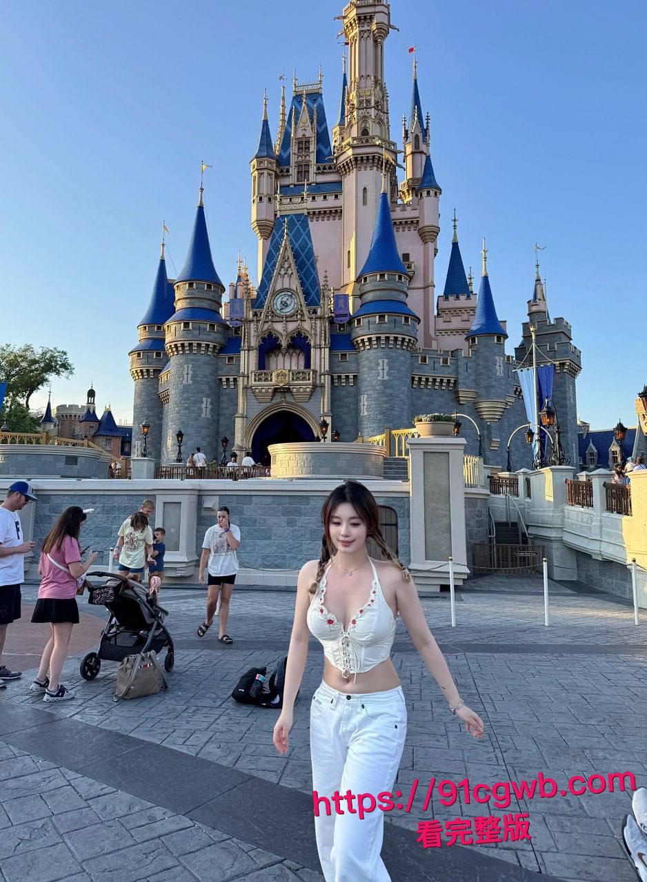 妹妹穿上旗袍勾引哥哥,最终被哥哥在椅上后入狂潮内射满骚穴!-11