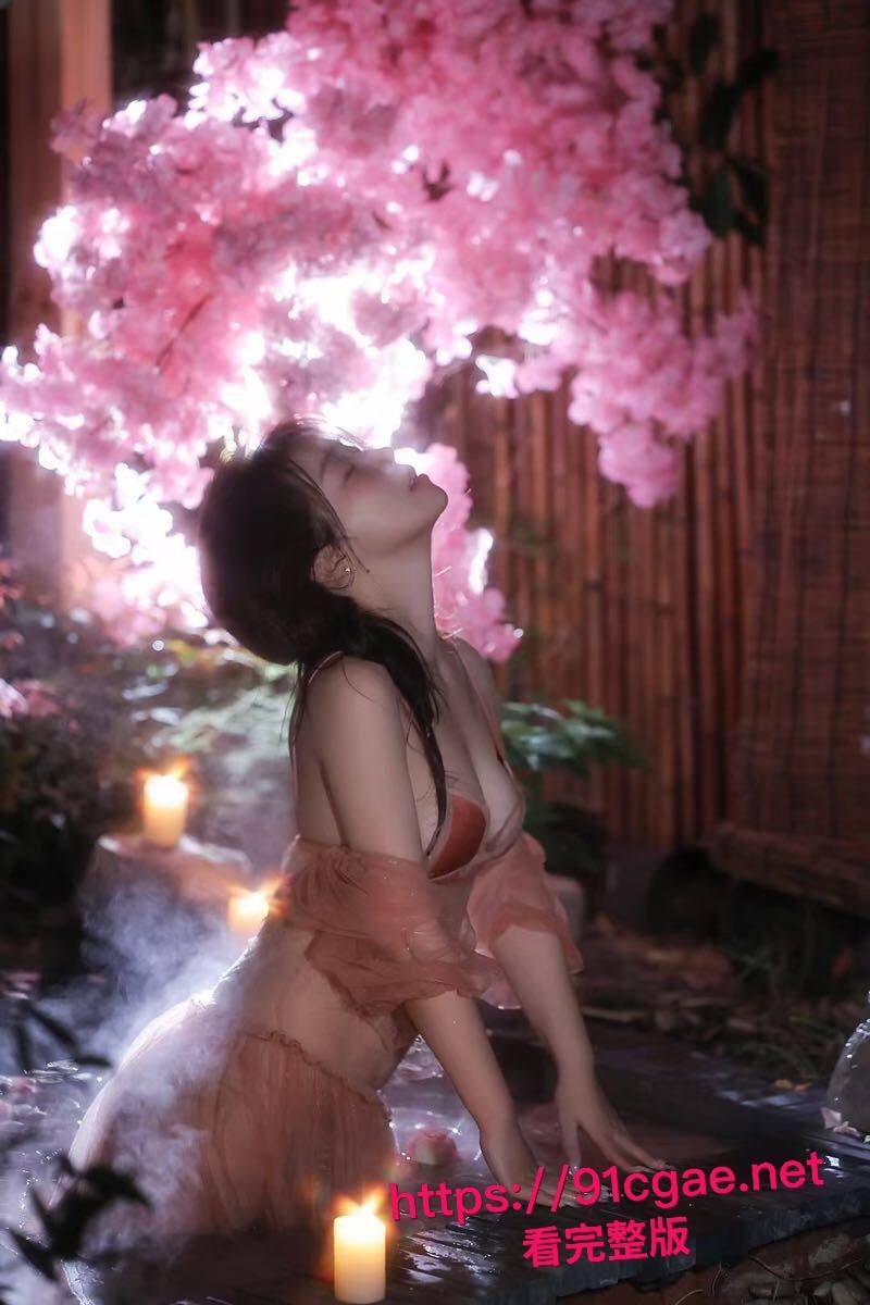 顶级回归!高端外围天花板悠悠复出,白丝腿环被主任暴力颠勺,沙发狂操攻速拉满直接干到飞起!-8