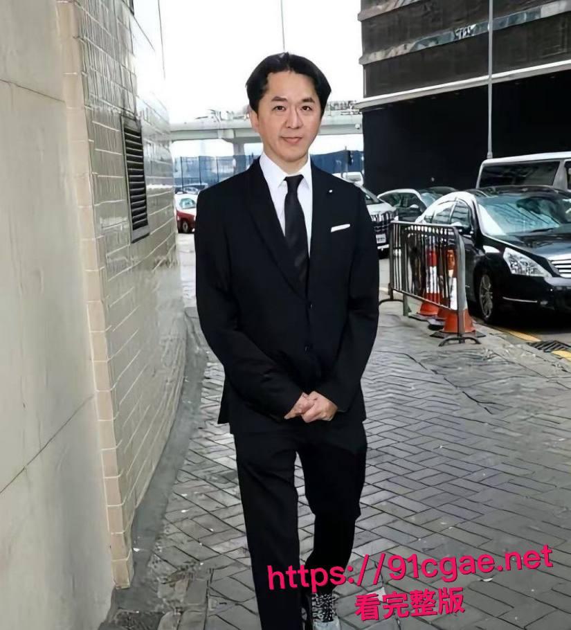 港圈富二代邓兆尊自曝猛料登上热搜 近百名女星对其投怀送抱 自己更是奉旨败家一夫交三友 堪称吾辈楷模!-7