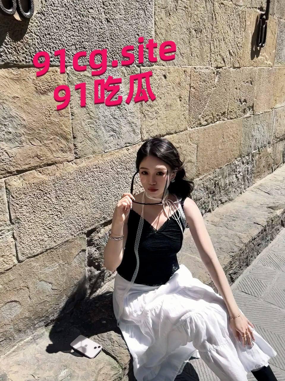 广西省柳州市 极品大学生 ，长相及其俊美，身材一流，吃鸡吧的口活更胜一筹