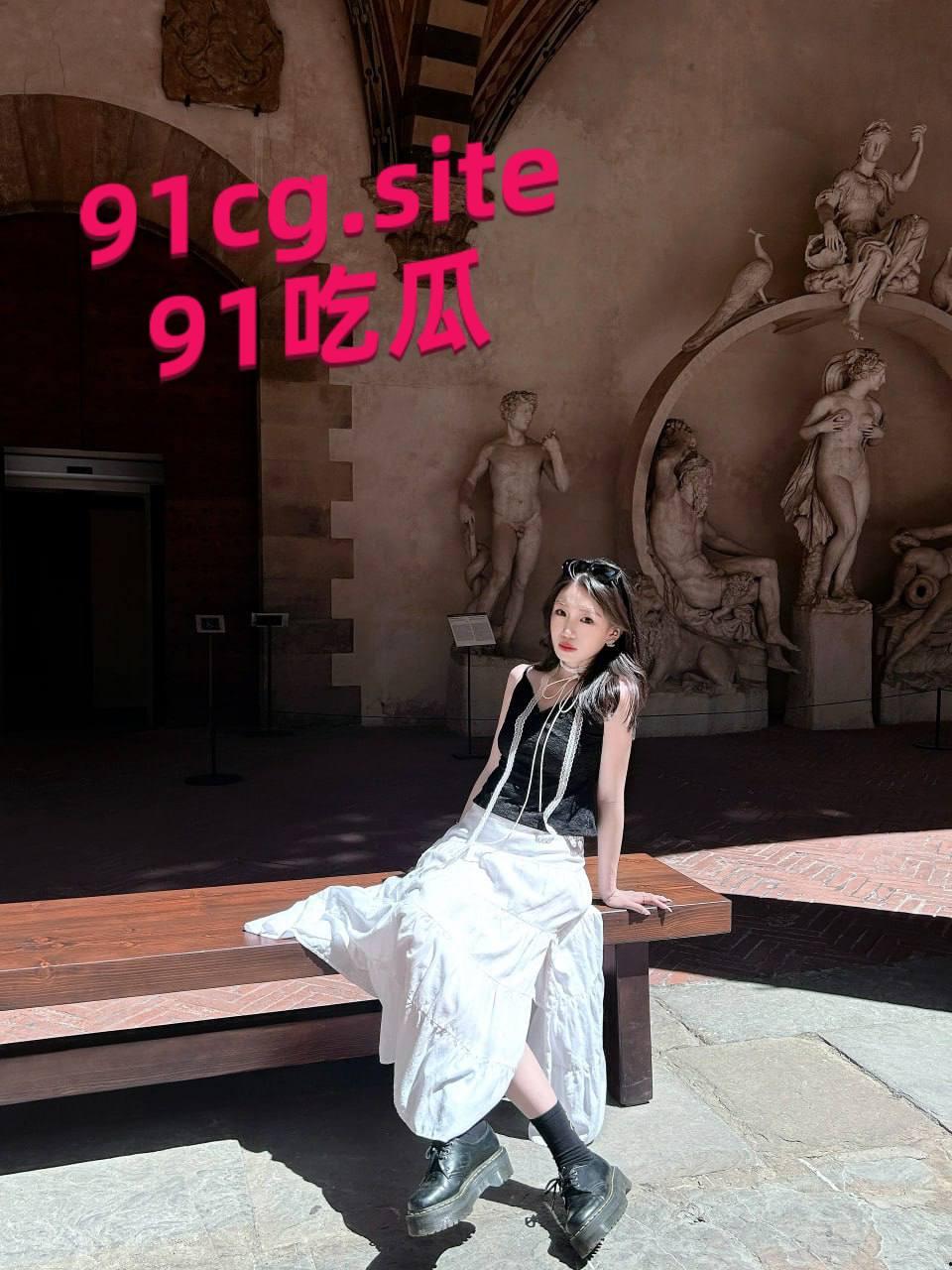 广西省柳州市 极品大学生 ，长相及其俊美，身材一流，吃鸡吧的口活更胜一筹-3