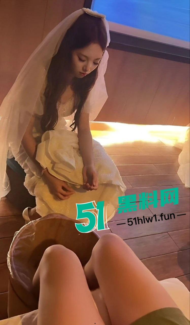 抖音新娘技师【莉莉安】被爆足疗房骚操作,千里跋涉挨操后入服务一条龙,大神千里扑来连干三晚直呼上头!-10