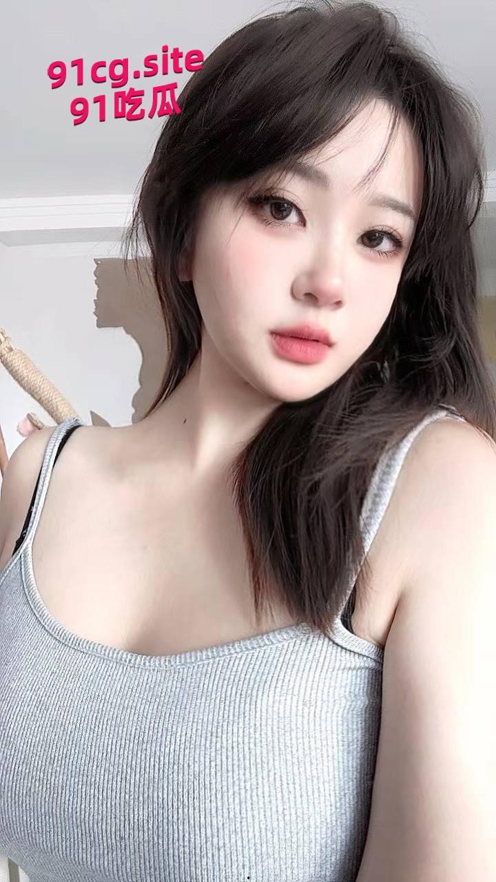 辽宁鞍山群友投稿骚逼前女友  在一起时总发朋友圈聊骚擦边还背着我出去玩3p被抓到聊天记录