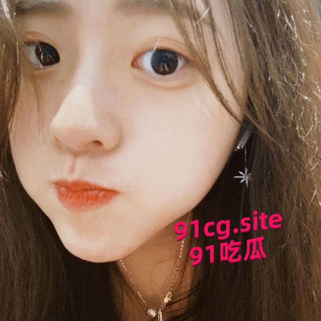 NNN超可爱的大学生 苗条的身姿  雪白的身体一对丰满的奶子 尤其是那馒头逼 真的太诱人了-2