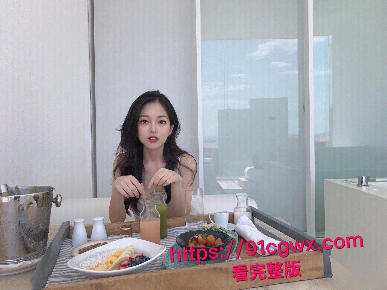 加拿大甜妹李天宜留学变小母狗:跪舔大鸡巴无套内射视频流出,骚穴高潮浪叫放荡夜全记录-5