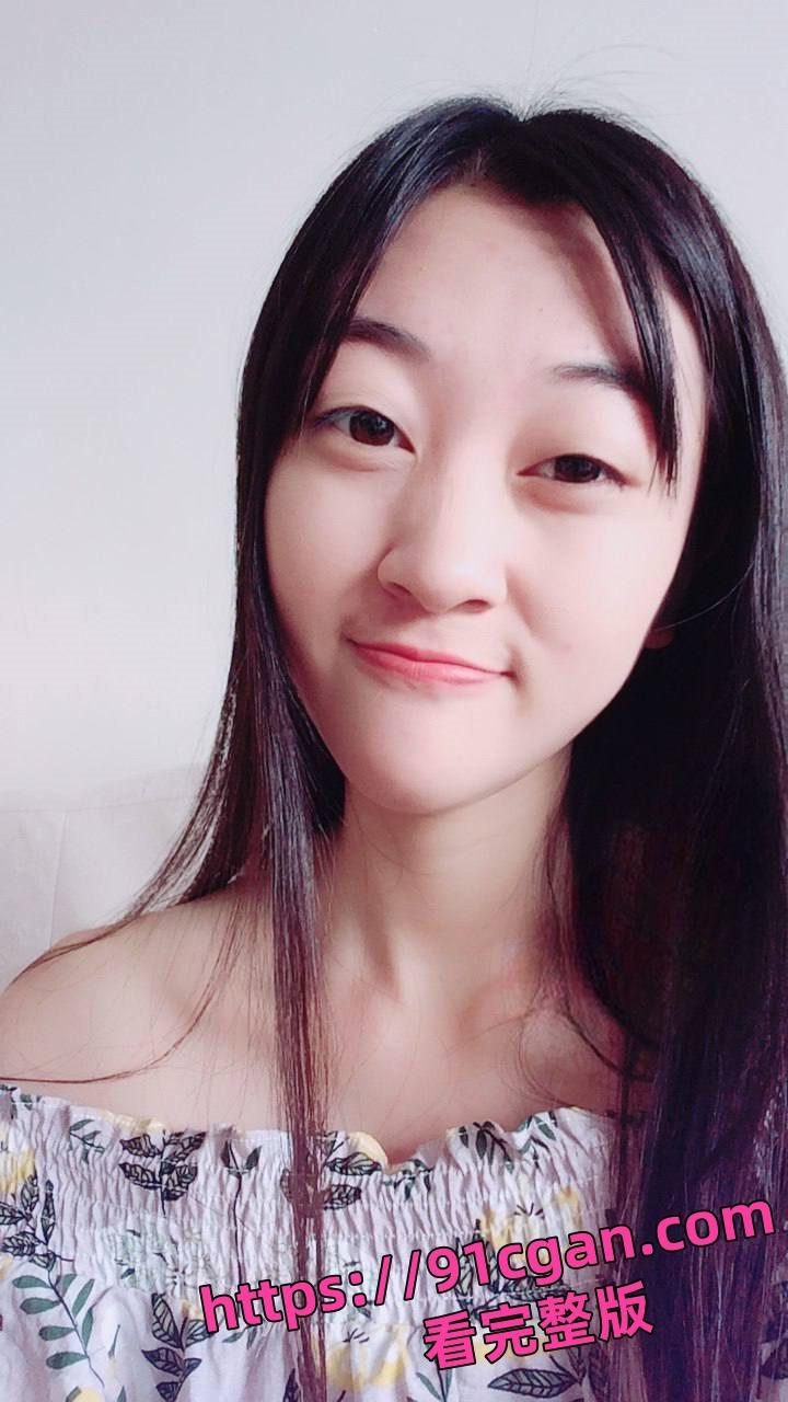 广州华德90后反差厂妹欧帼英背地里跟人裸聊被录屏流出!-2