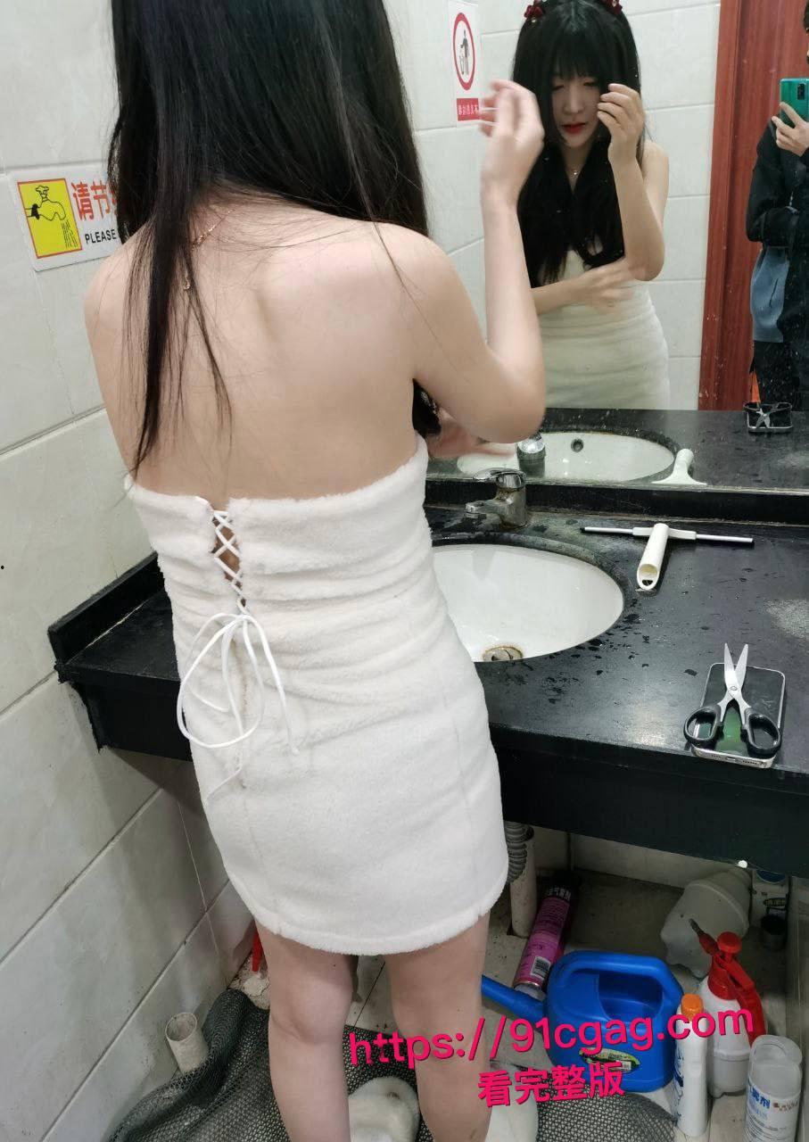 萝莉系母狗变土豪专属性玩具,白天户外露奶射箭,晚上翘臀挨操菊花都不放过!-3